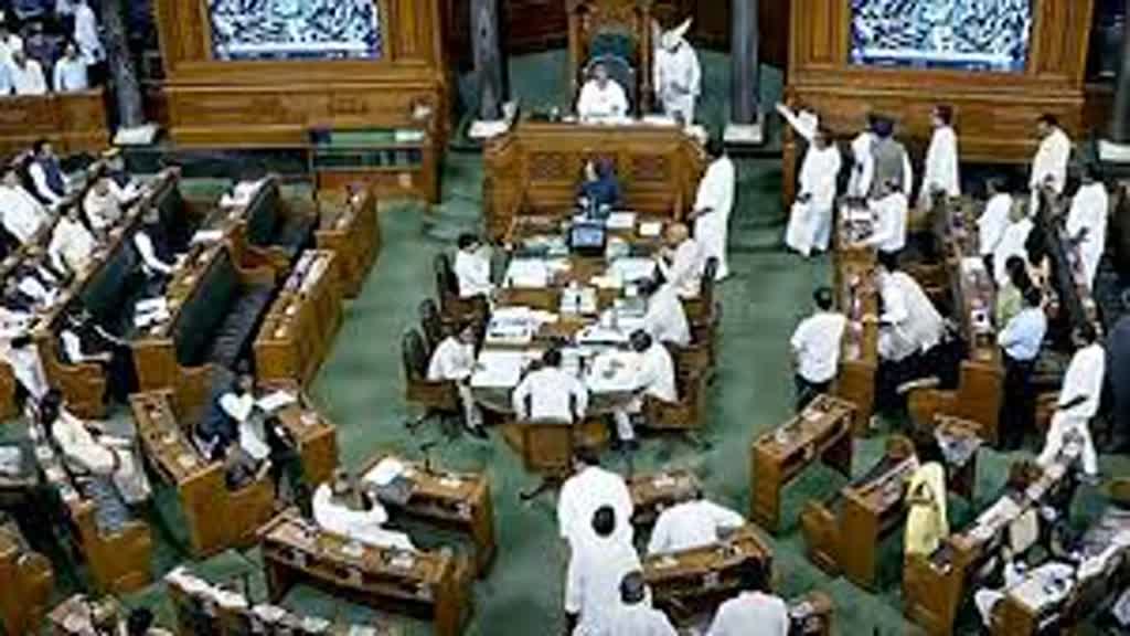 दिल्ली सेवा बिल लोकसभा में पेश, बुधवार को होगी चर्चा