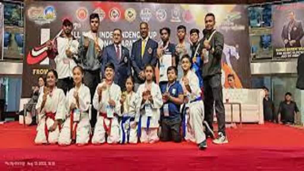 CG News : राजनांदगांव के इंटरनेशनल कराटे चैंपियनशिप में छत्तीसगढ़ के खिलाड़ियों ने किया शानदार प्रदर्शन....