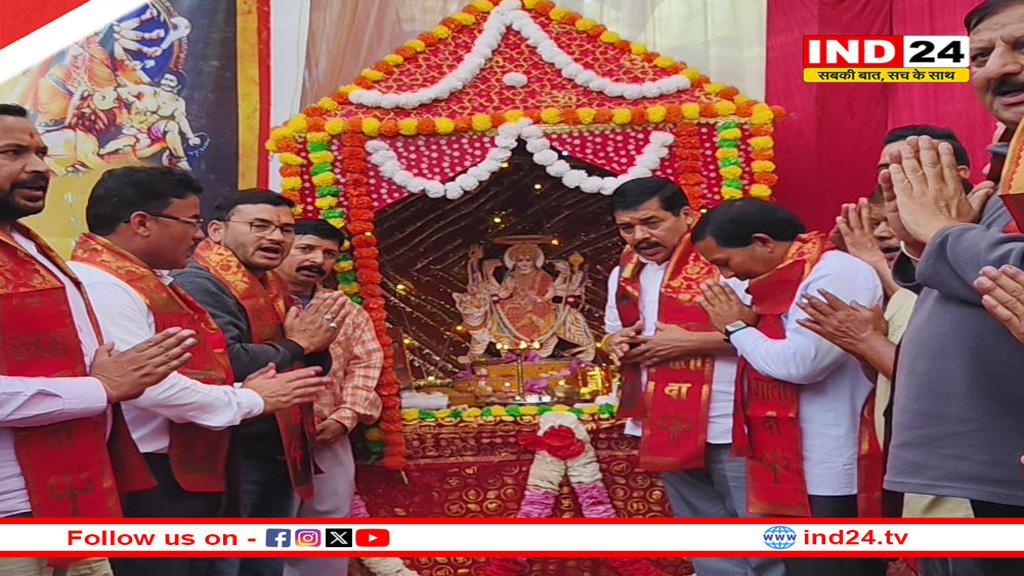 गोरखा नगर में 25वां दुर्गा महोत्सव शुरू, छोलिया नर्तकों ने किया भव्य स्वागत
