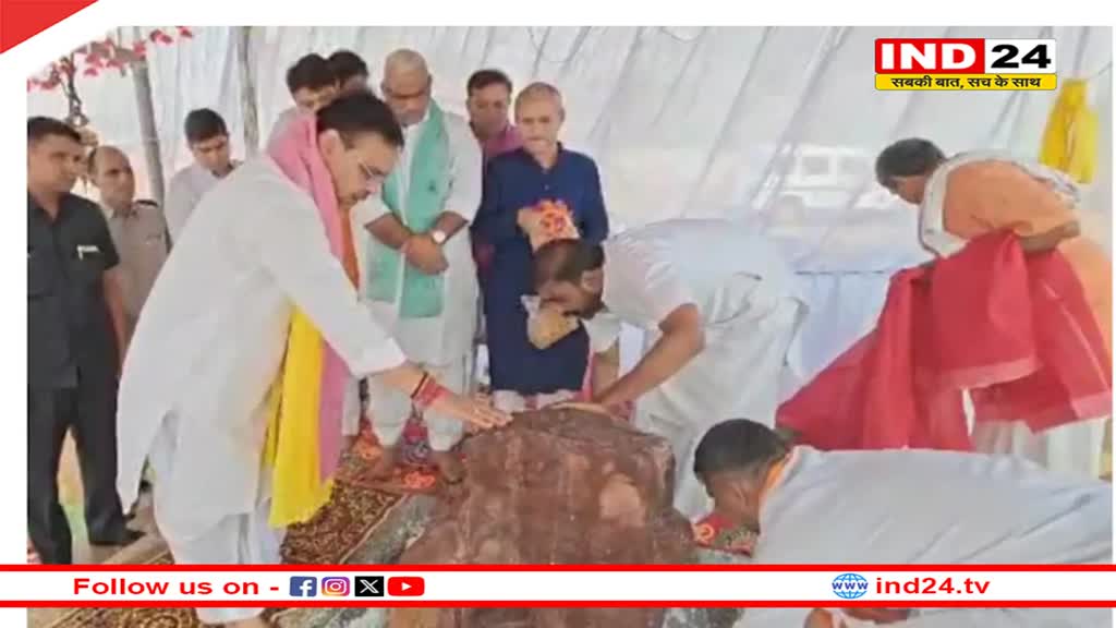 राजस्थान CM Bhajanlal Sharma ने किए गिर्राज महाराज के दर्शन, श्रीनाथ जी व मुखारविंद मंदिर में किया दुग्धाभिषेक