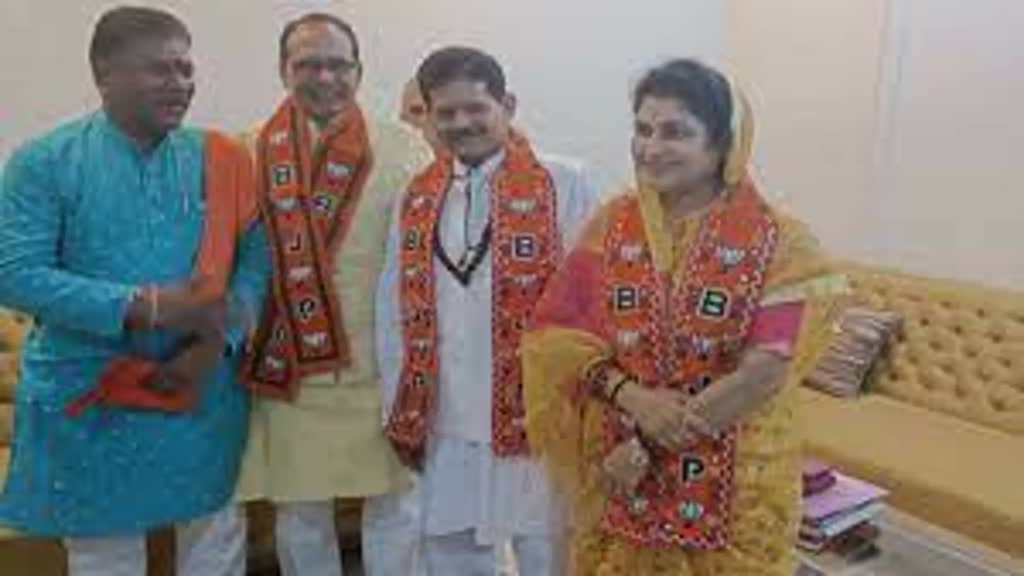 भोपाल में गोविंदपुरा से कांग्रेस का बागी प्रत्याशी भाजपा में शामिल, उत्तर में निर्दलीय राम लखन तिवारी हटे मैदान से