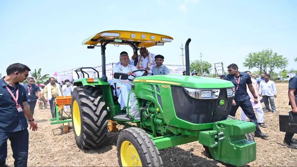 BHUPESH BAGHEL: AKTI तिहार और माटीपूजन दिवस, कार्यक्रम में शामिल हुए मुख्यमंत्री भूपेश बघेल