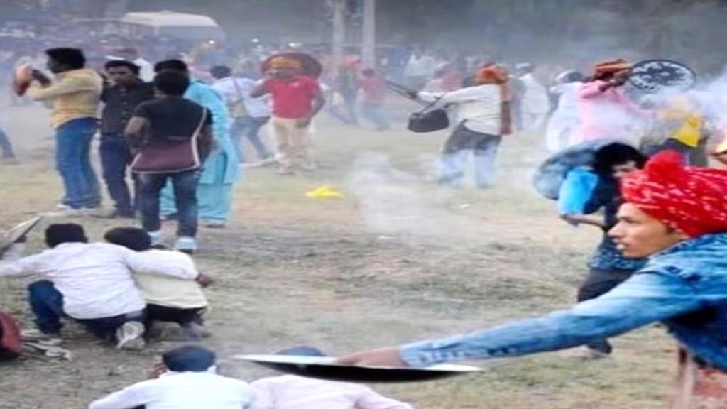 दिवाली के दूसरे दिन पड़वा पर आज इंदौर देपालपुर में हिंगोट युद्ध, फेकेंगे एक-दूसरे पर अग्निबाण