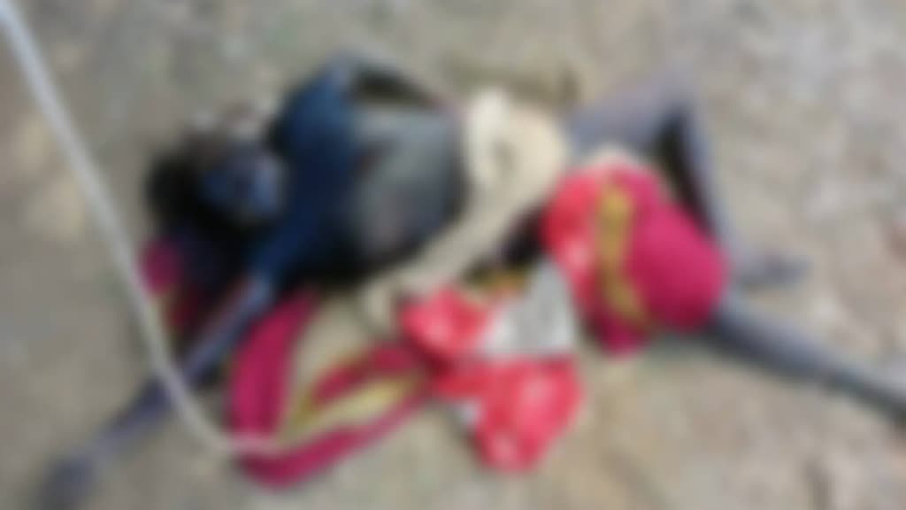 CG News : खेत में मिली महिला की अर्धनग्न लाश,  रेप के बाद हत्या की आशंका, जांच में जुटी पुलिस....
