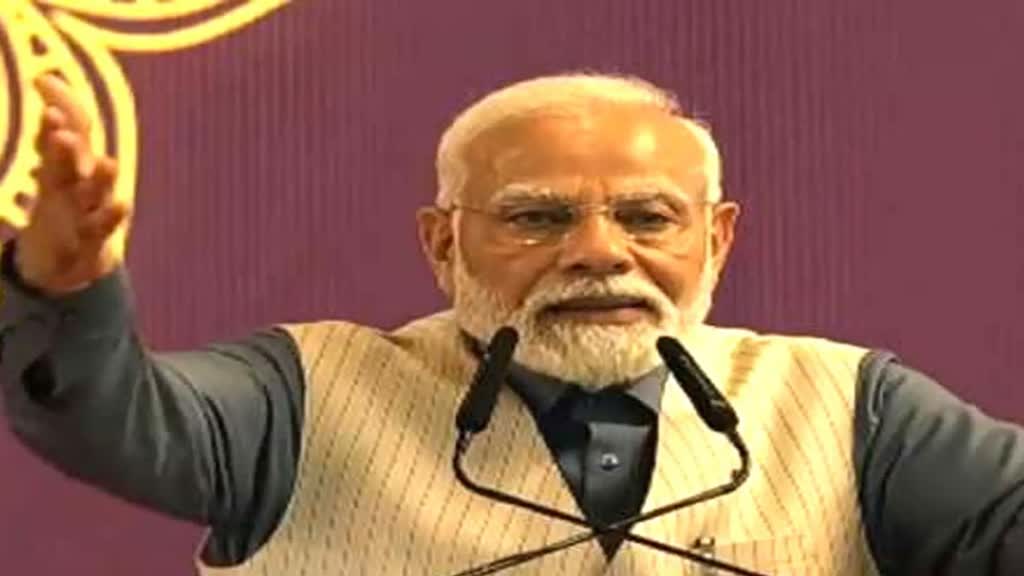 पीएम मोदी ने रखी संत रविदास मंदिर की आधार शिला, कहा-  मंदिर बनने के बाद फिर आऊंगा