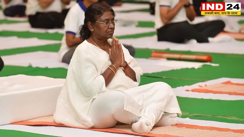 राष्ट्रपति Draupadi Murmu ने देशवासियों को दी योग दिवस की बधाई, ट्विटर पर योग करते हुए शेयर की तस्वीर 