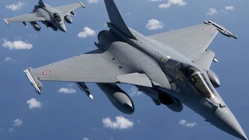 भारत के राफेल विमान पर चीन-पाकिस्तान ने चलाया था फेक कैम्पेन, J-35 बेचने की थी साजिश