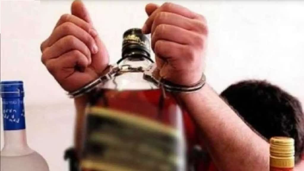 CG NEWS :  शराब बिक्री करते महिला गिरफ्तार, 13 हजार रूपये का शराब हुआ जब्त....