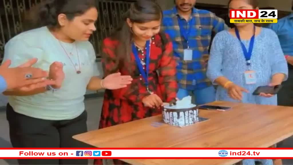 महाकाल मंदिर में बर्थडे सेलिब्रेट करना पड़ा भारी, केक कटिंग में शामिल 10 कर्मचारी सस्पेंड