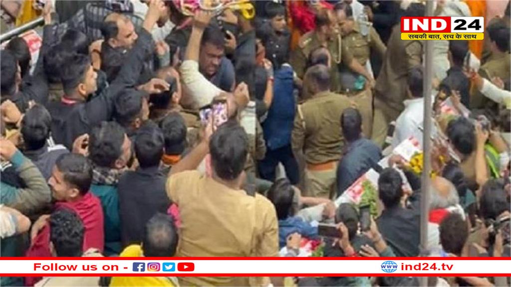 बांके बिहारी मंदिर पहुंचे धीरेंद्र शास्त्री; दर्शनों के लिए भीड़ हुई बेकाबू