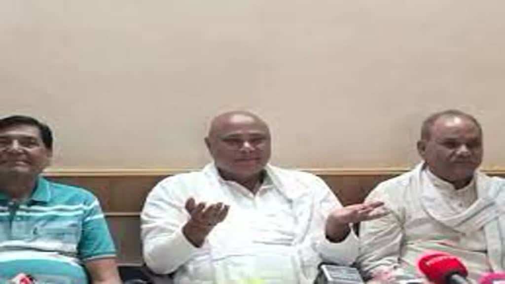  शिवपुरी में केपी सिंह ने सिंधिया पर साधी चुप्पी, बोले- पार्टी के निर्देश पर यहां लड़ने आया