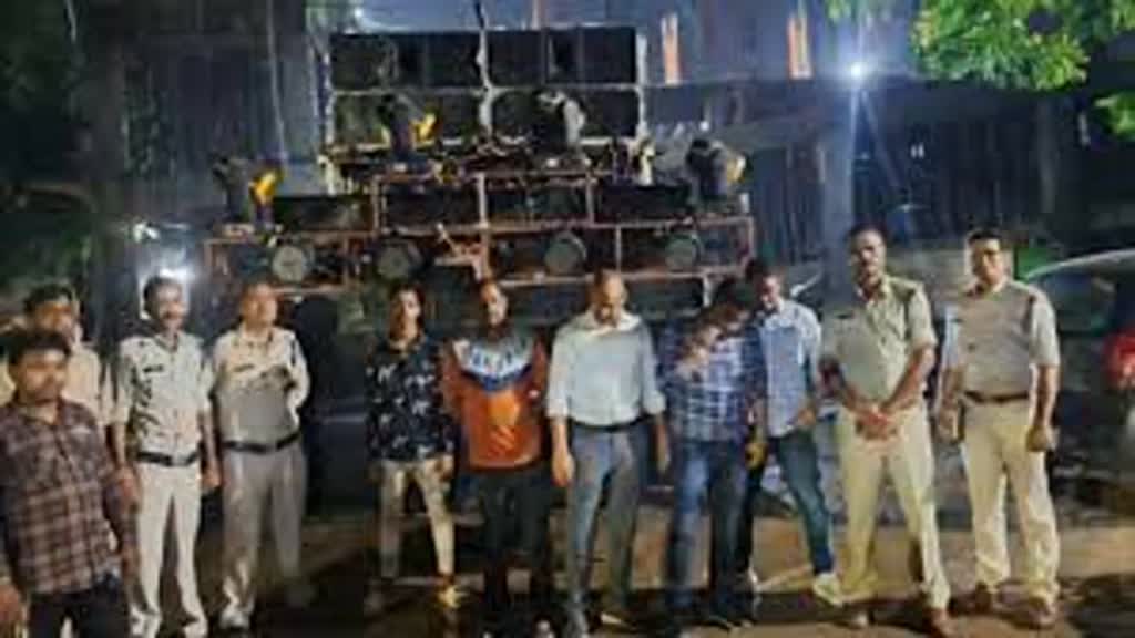 CG NEWS : Police ने निकाला आरोपियों का जुलूस। बदमाशों ने सिपाही को पीटा और फाड़ी वर्दी