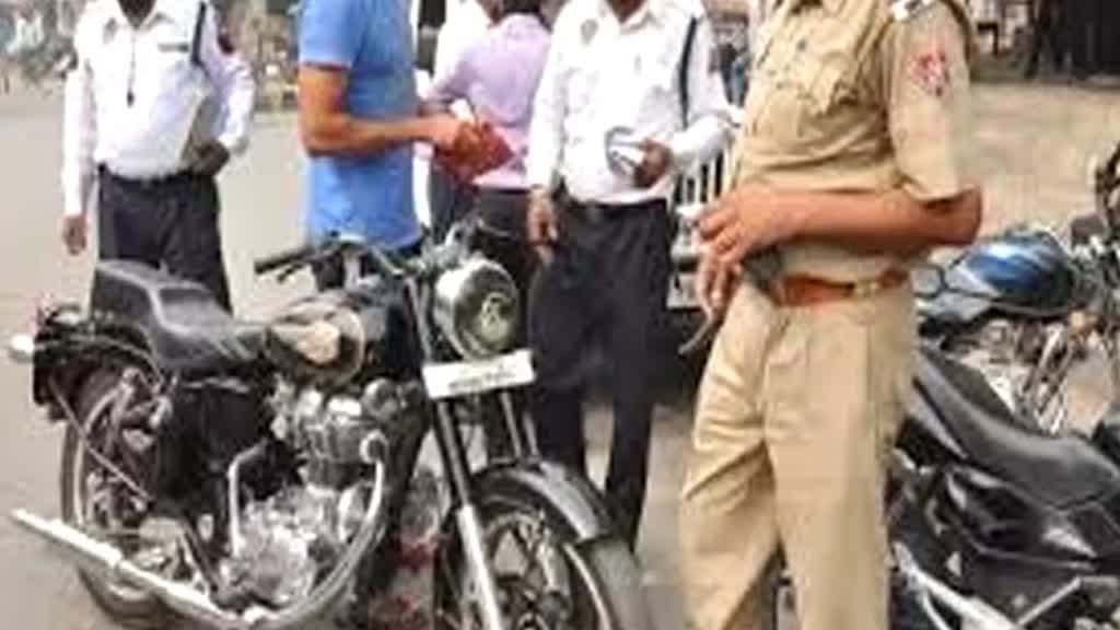 Bhopal: तेज आवाज वाली गाड़ियों को राजधानी पुलिस ने किया जब्त, मोडिफआइड साइलेंसर पर पुलिस सख्त